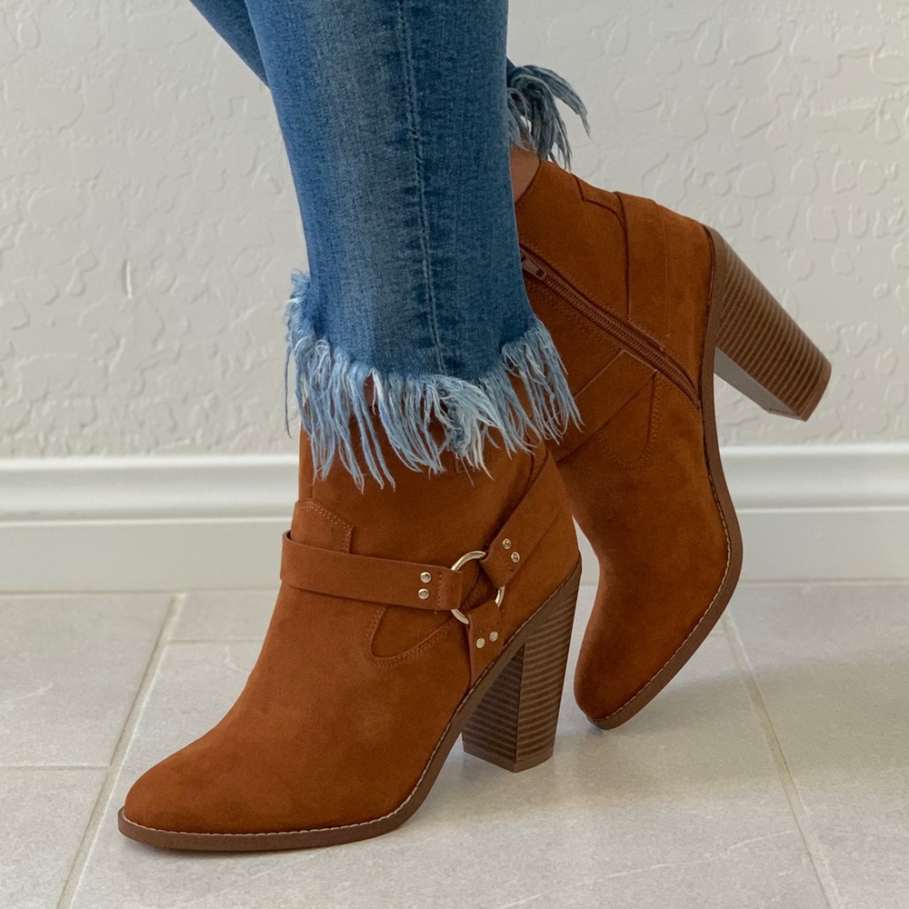 NEW Ring Leader Cognac Western Ankle Boots
